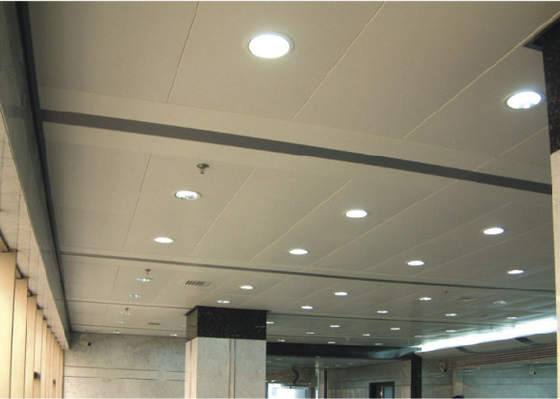 La endecha acústica perforada en techo teja el aluminio, 600m m * 1200m m