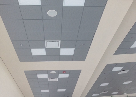 La endecha de acero galvanizada color gris en techo teja 605 x 605m m para el aeropuerto
