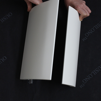 Grueso de aluminio decorativo modificado para requisitos particulares blanco de la forma curvada 1.5m m 2.0m m de la hoja del panel