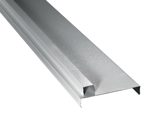 Techo de la tira de aluminio, corrosión y resistencia de abrasión lineares simples y estructurados