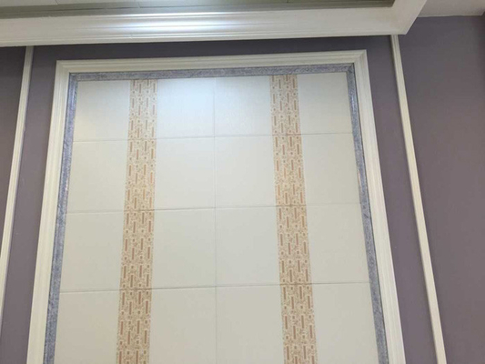 Los paneles de techo clásicos del cuarto de baño califican la aleación de aluminio del AA 325m m x 325m m