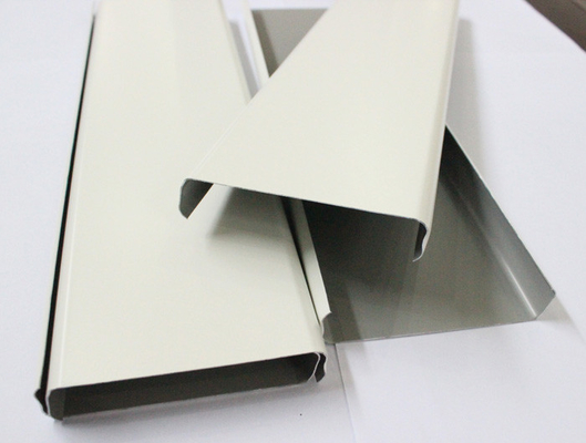 Akzo Nobel pulveriza el panel de techo de aluminio de la tira de la capa para arquitectónico