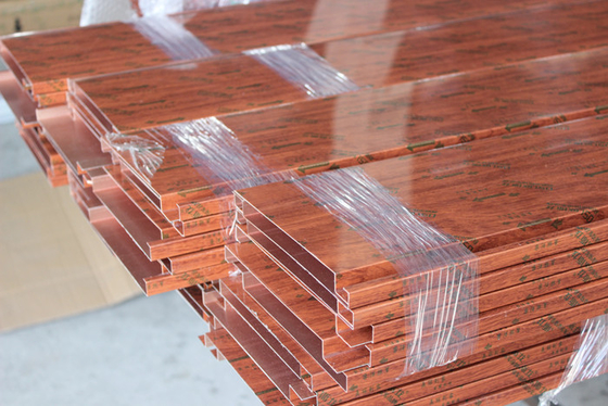 Techo de madera G-formado moderno del color del grano del techo de aluminio de la tira