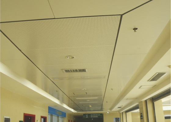 Tablero de techo interior Techo de metal perforado Panel de aluminio Techo suspendido de aluminio ignífugo